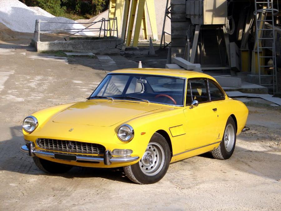  Ferrari 330 GT 2+2 (Series II) 1965 года  (фото 33 из 43)